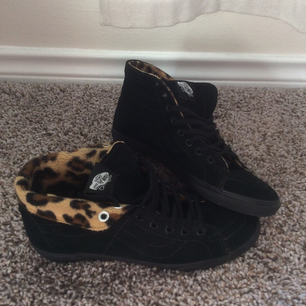 High top Black and Leopard Vans